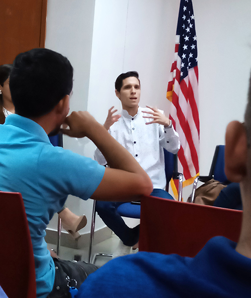 Panel de periodistas en CEVAO